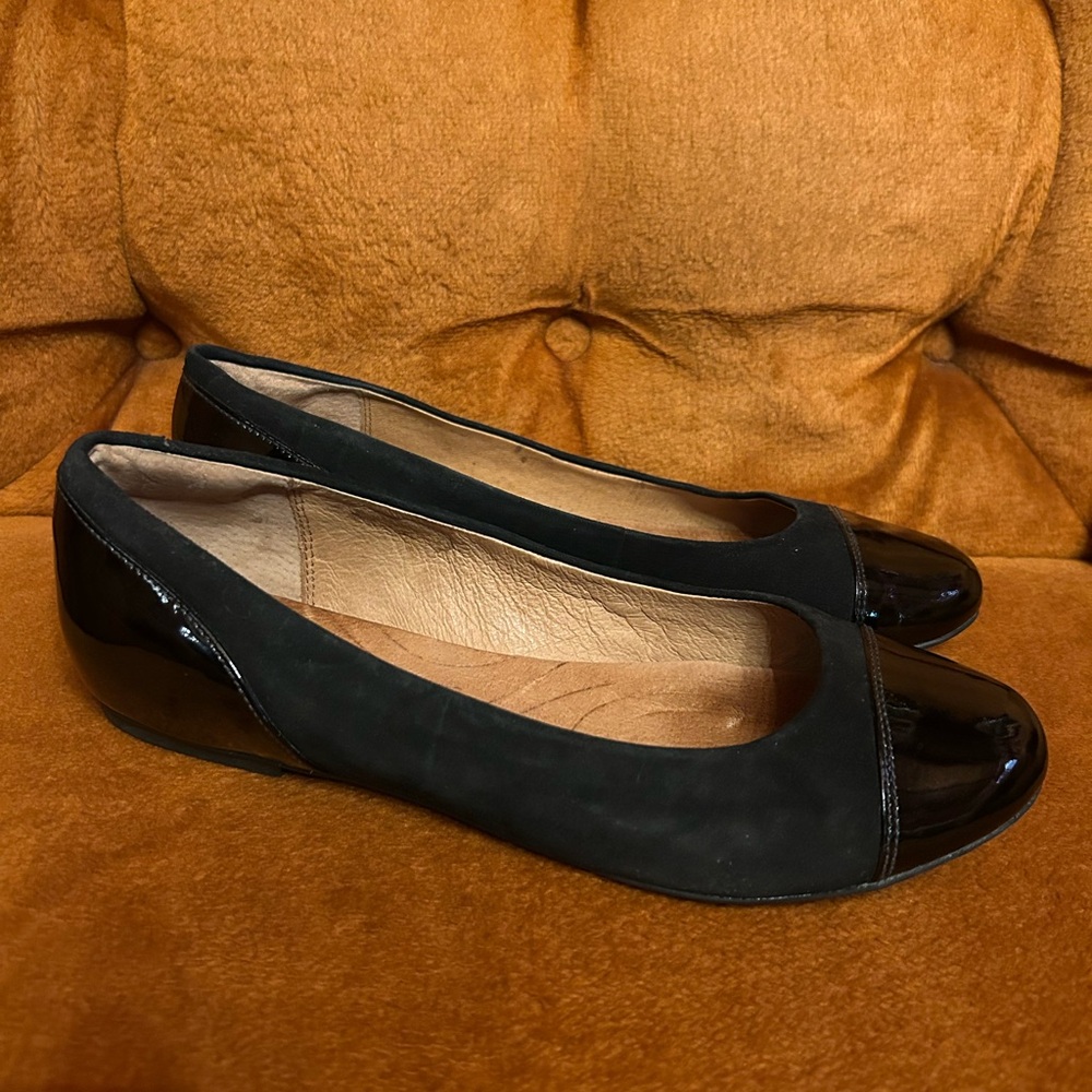 Clarks Collection Women’s Black Leather Cap Toe Ballet Flats Shoes Size 9